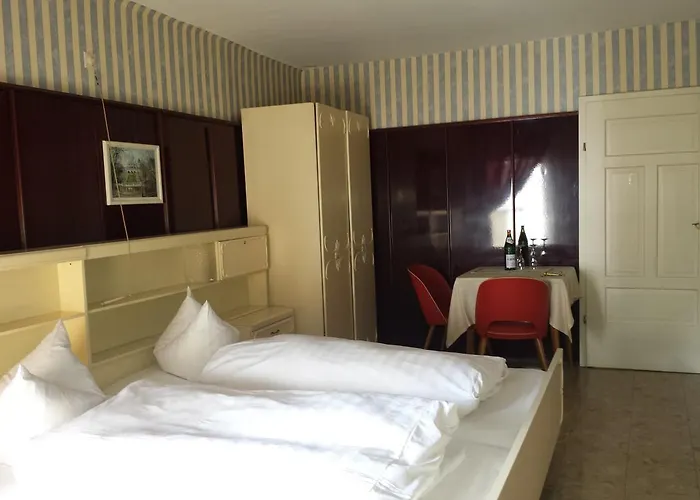 Hotell Zur Guten Quelle 2*